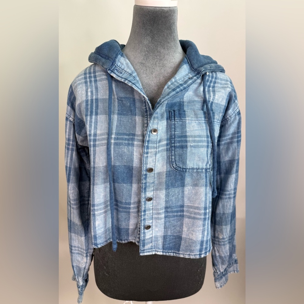 American Eagle Outfitters Blue Checkered Shirt